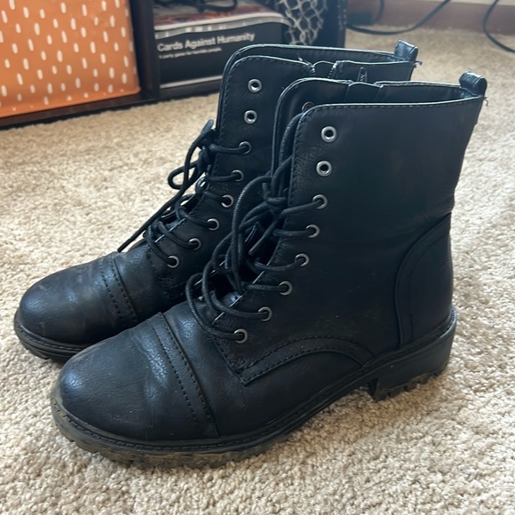 Shoes - black boots